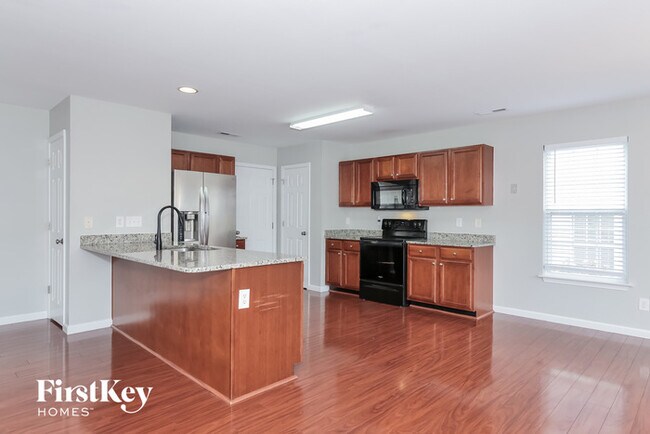 Building Photo - 851 Peachtree Meadows Cir