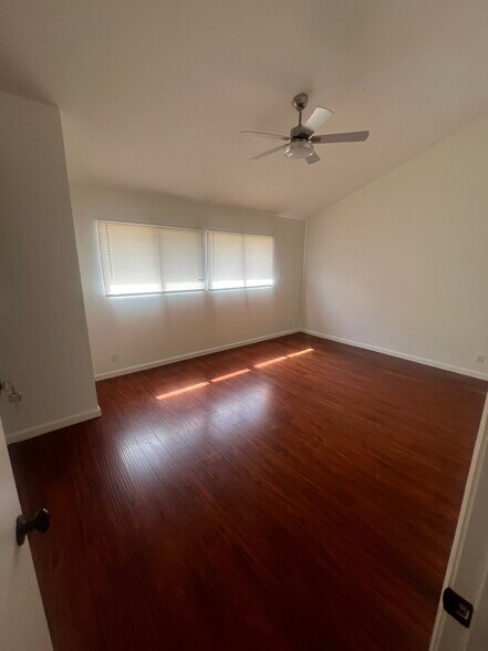 Building Photo - 8470 Winnetka Ave