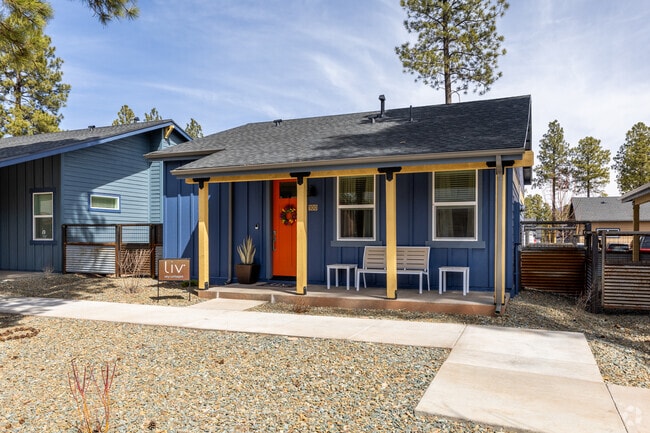 Building Photo - Liv Sky Cottages