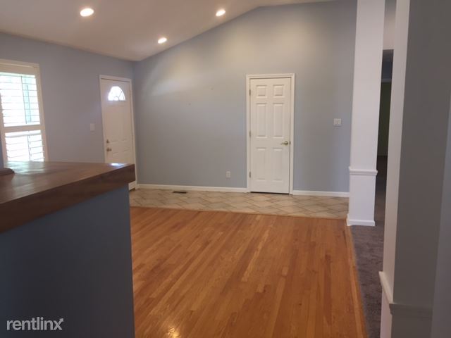 Building Photo - 11855 Sunlind Dr