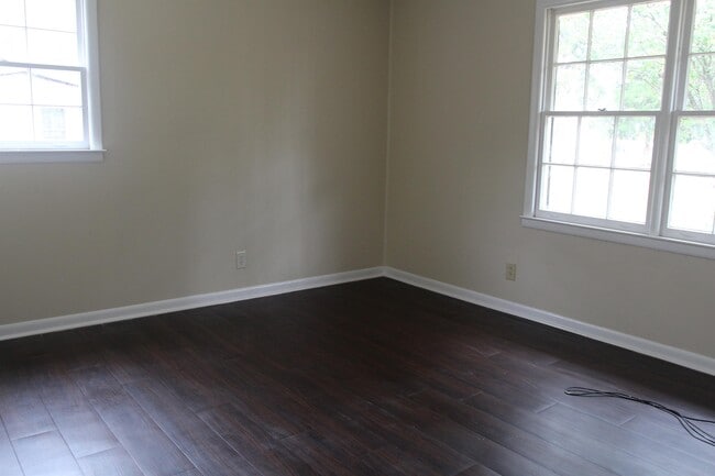 Building Photo - 135 Miller St NW