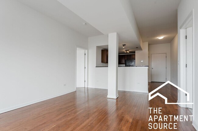 Building Photo - Stunning 2BR/2BA Rehab - Close to Blue Line 90/94!