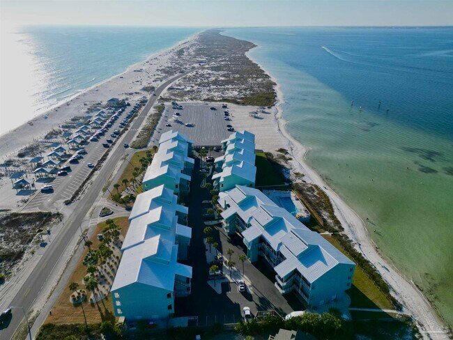 Building Photo - 1390 Fort Pickens Rd