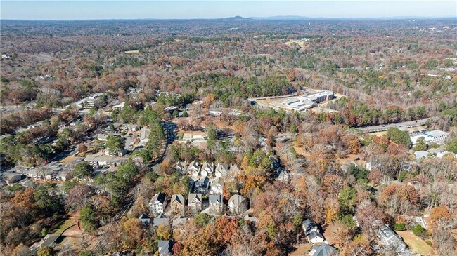 Building Photo - 1012 Madeline Ln