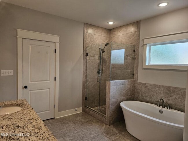 Building Photo - GARDENS AT SNOWDEN GROVE, 5 bedrooms!