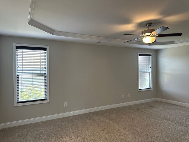 Building Photo - 5233 Debut Ave
