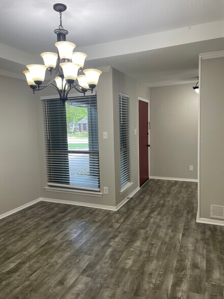 Building Photo - 3924 Waterford Way