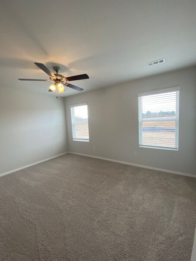 Building Photo - NOW PRE-LEASING — Charming 3-Bedroom | 2-Bath Home in Regency Park