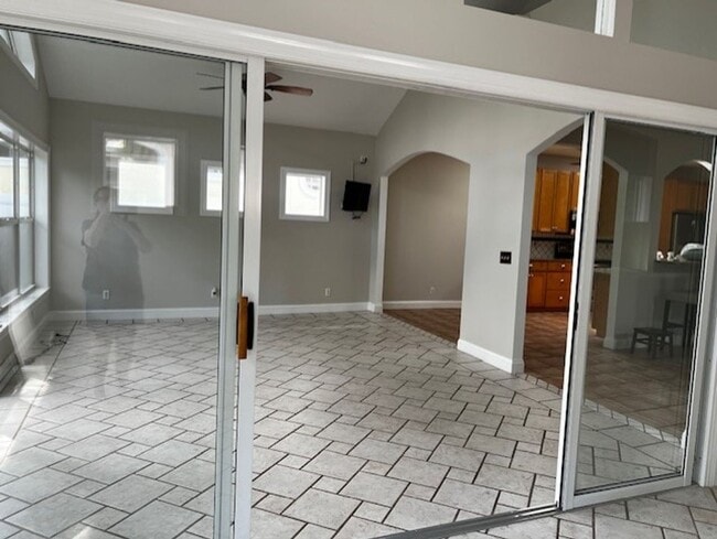 Building Photo - Bermuda Pointe