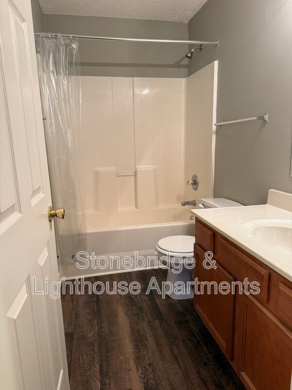 Building Photo - 2804 Coyote Ct