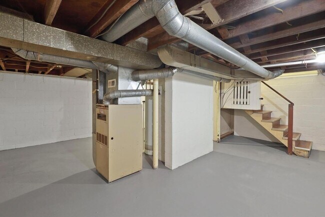 Building Photo - 446 W Capistrano Ave