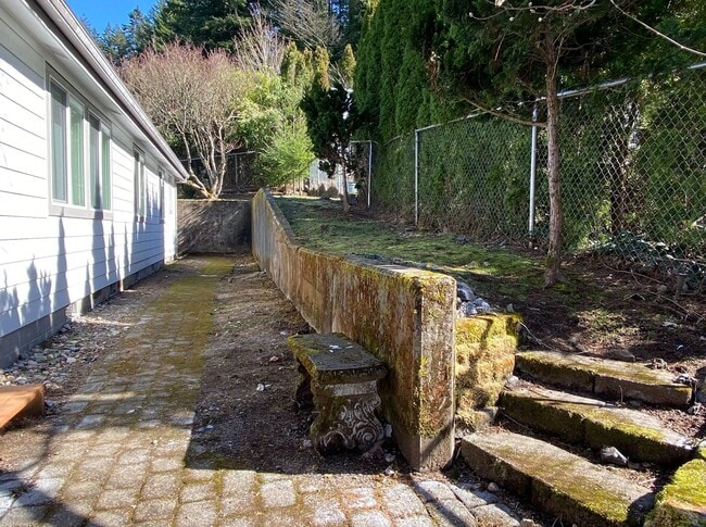 Building Photo - Beautifully Remodeled in Cascade Locks