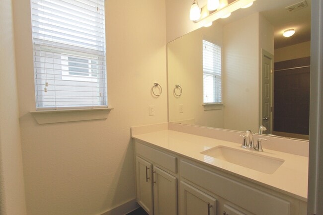 Building Photo - Beautiful Gated Retreat with Vaulted Ceilings, Loft & Private Deck