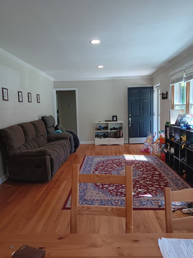 Living Room - 518 Tanager Rd