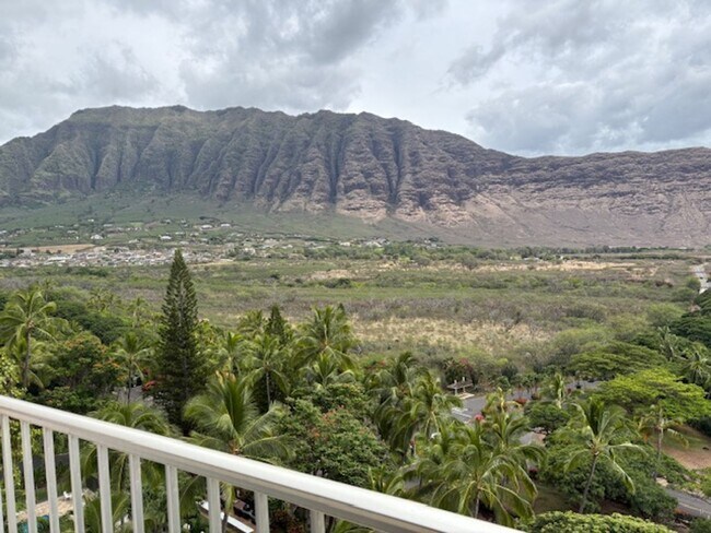 Building Photo - Makaha Valley Towers - One Bedroom