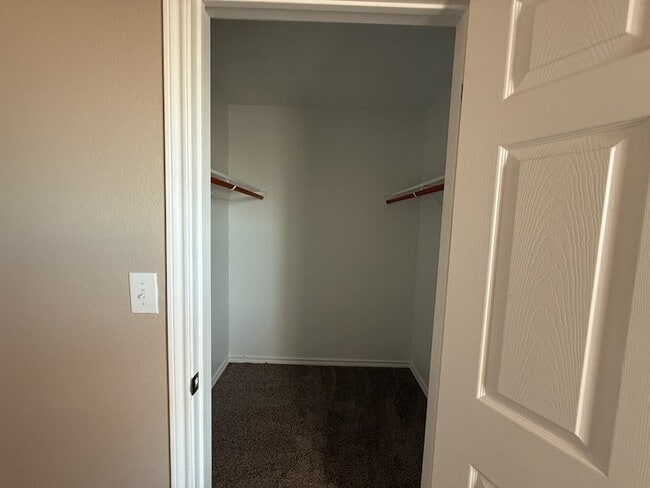 Building Photo - 704 E College St