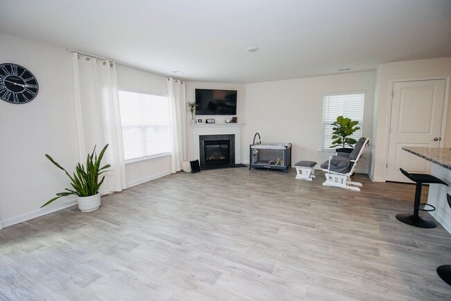 Building Photo - Gorgeous 4 Bedroom, 2 Bath Home in Bowden Village - Available January 2026!