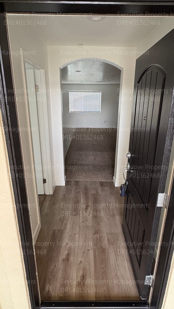 Building Photo - 5 bedroom, 2 bathroom, 3 car garage located near Taft Hwy/ Chevalier Rd