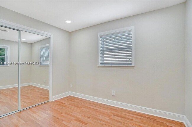 Building Photo - 9457 SW 52nd Ct