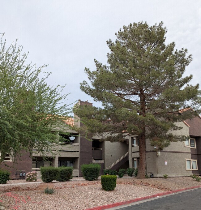 Building Photo - 5038 S Rainbow Blvd