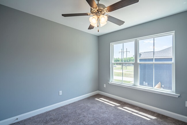 Building Photo - 281 Cypress Creek Dr NE