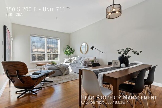 Building Photo - Beautiful Downtown Apartment!