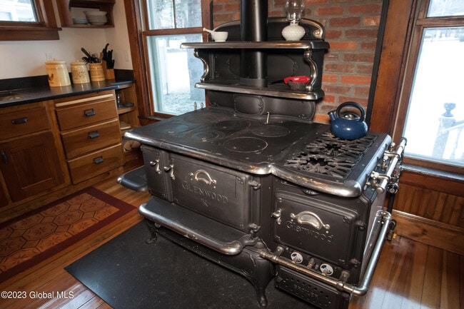 Building Photo - 48 Salem St