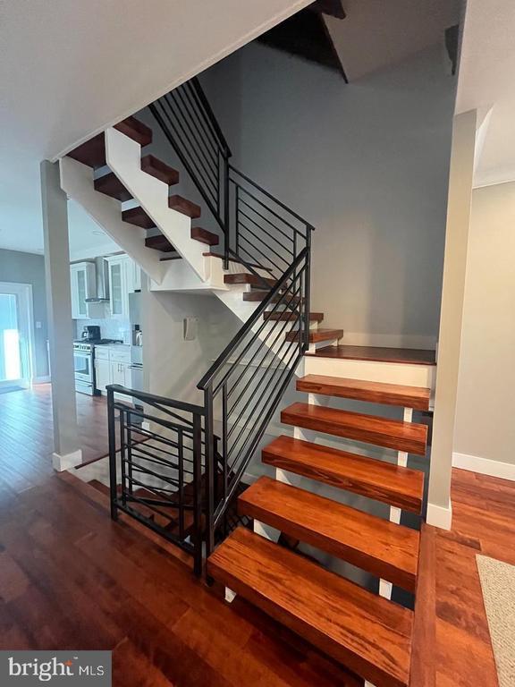 Building Photo - 2244 St Albans St