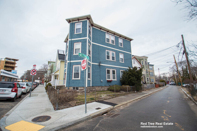 Building Photo - 16 Rossmore Rd