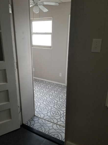 Building Photo - 6915 Alabama Ave