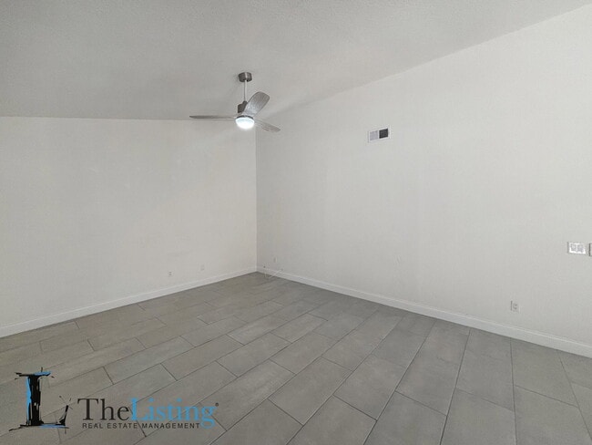 Building Photo - 8183 Terraza Ct