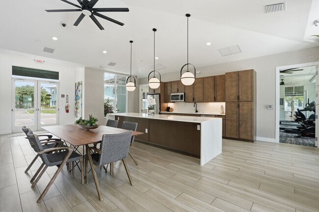 Building Photo - Fully Furnished 3 Bedroom, 3.5 Bath Townhome