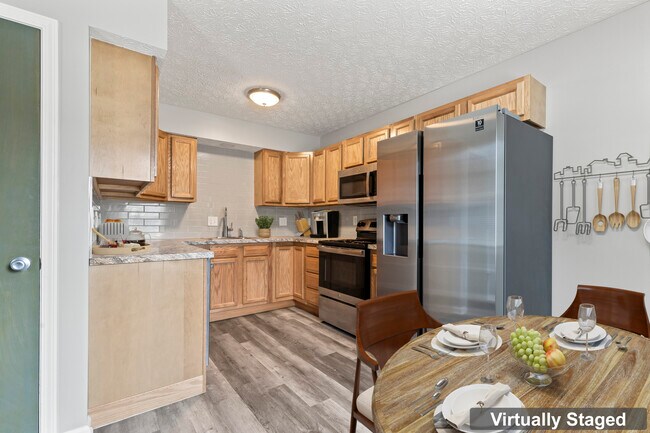 Kitchen - 1638 Waterstone Ct