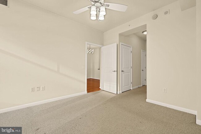 Building Photo - 1021 N Garfield St