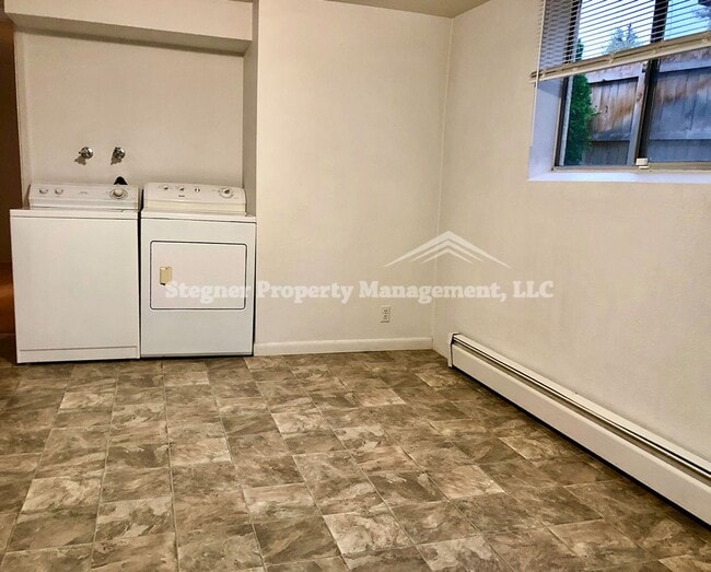 Building Photo - 1017 18th Ave
