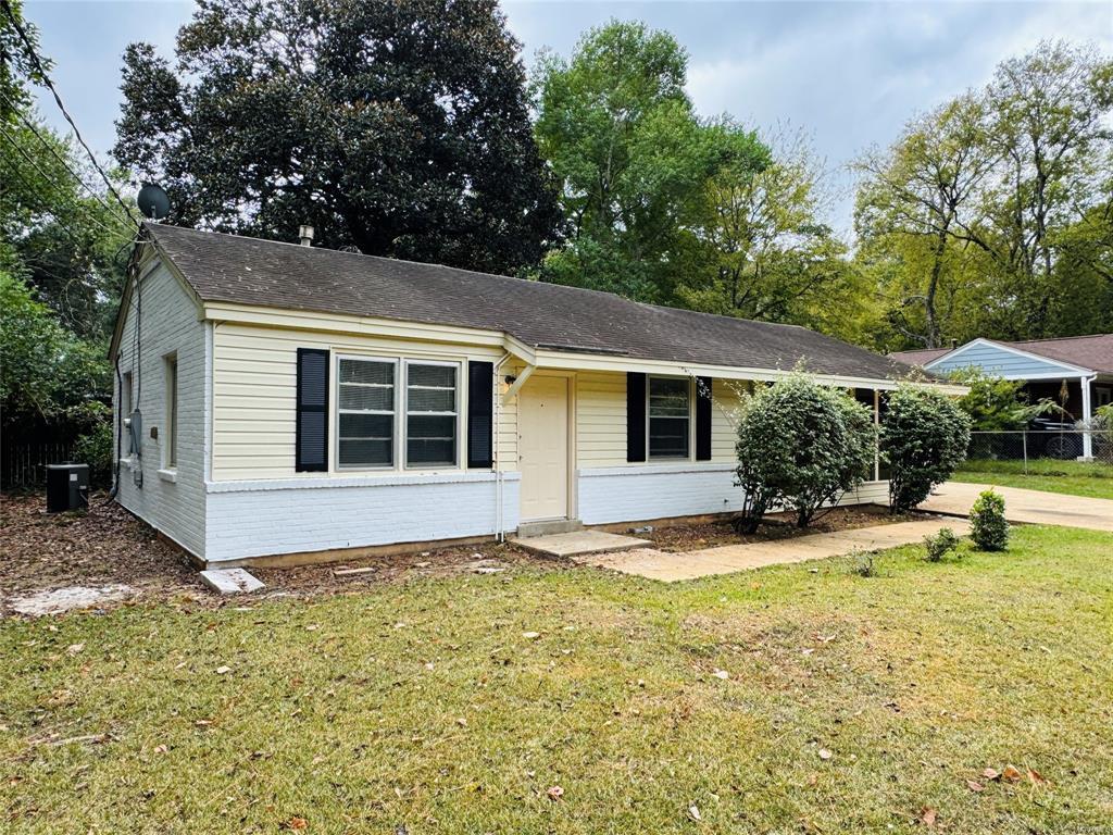 Building Photo - 4228 Hickory Dr
