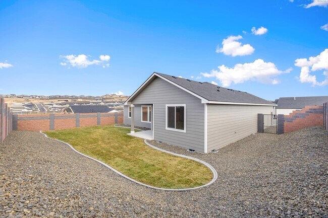 Building Photo - Beautiful brand new rental