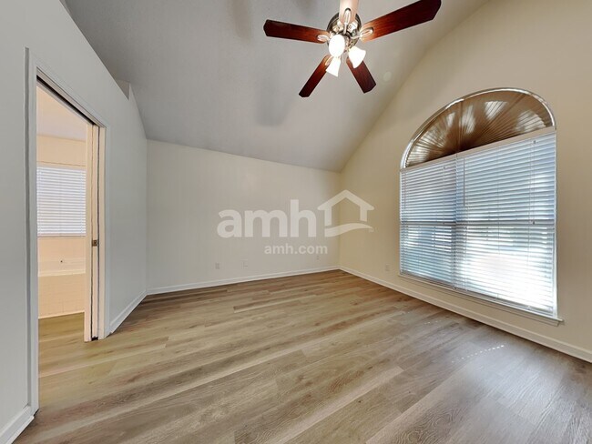 Building Photo - 103 Richmond Way