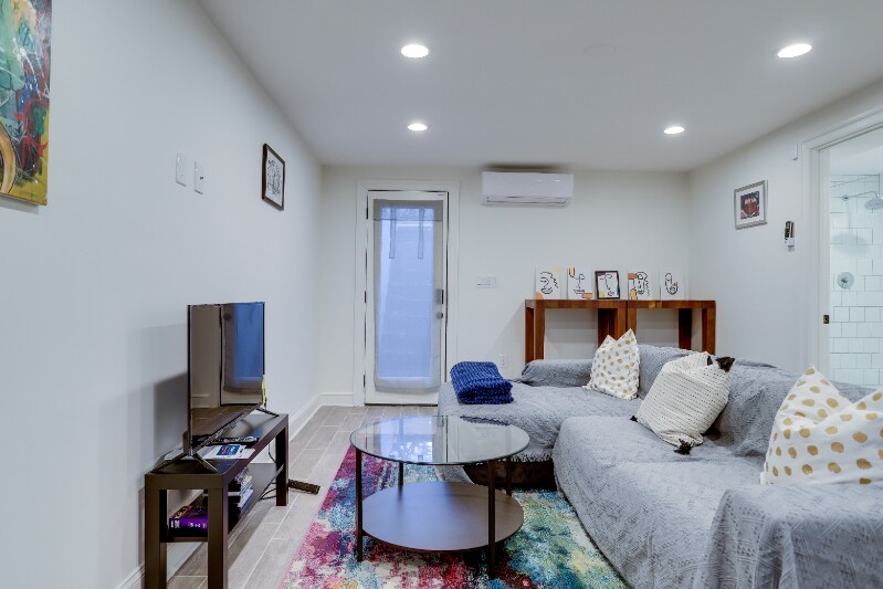 Building Photo - 335 Division Ave NE