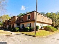 Building Photo - 2928 Parc Lorraine