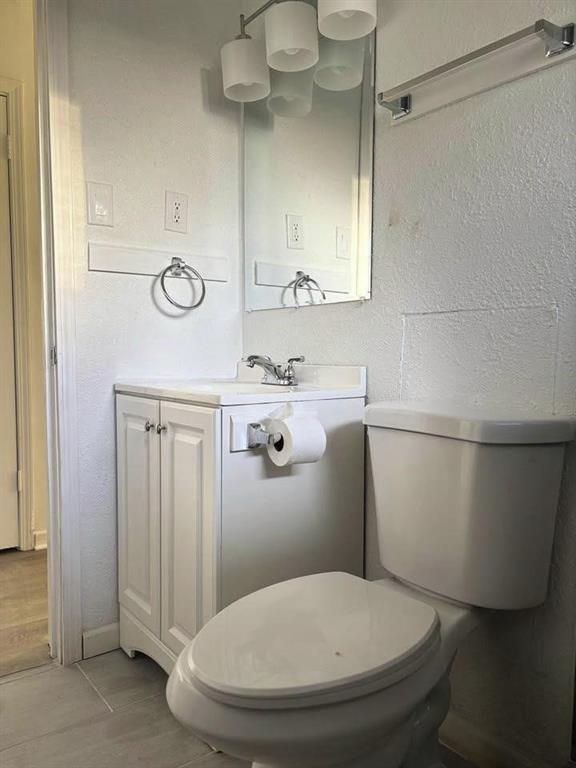 Building Photo - 3443 Hyland Dr