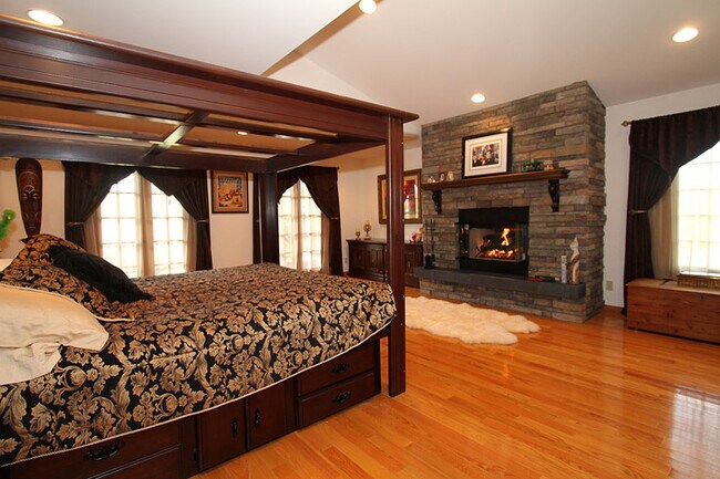 Building Photo - 5970 W 79th St