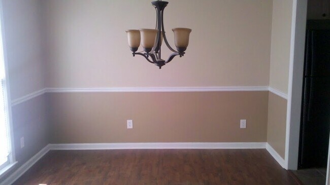 Building Photo - Beautiful 4 Bedroom Lithonia Home!