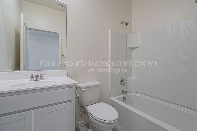 Building Photo - 6532 W Magdalena Ln