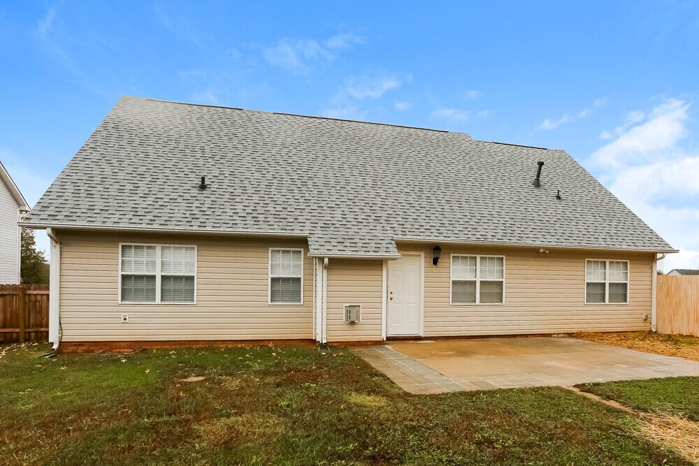 Building Photo - 3113 Blueberry Dr