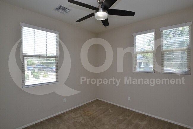 Building Photo - 270 N Scott Dr