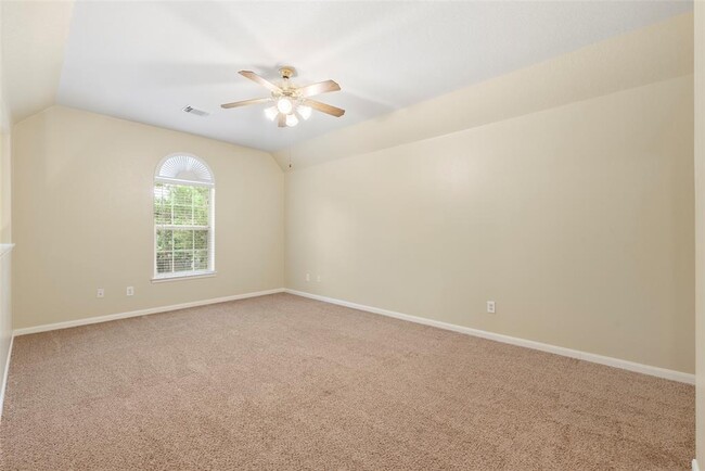 Building Photo - 25727 Shady Spruce Ln