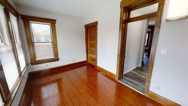 Building Photo - 297 E 16th Ave