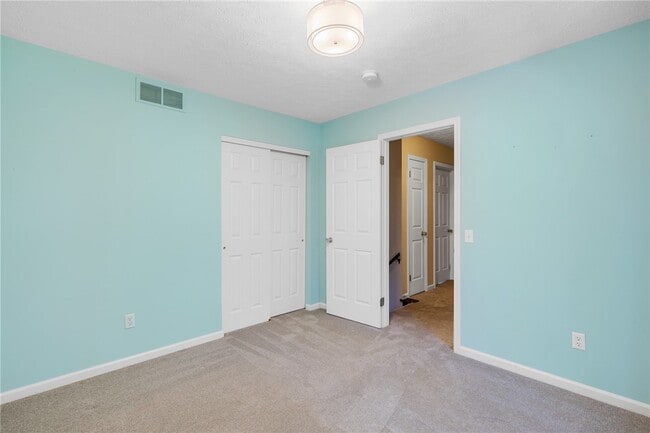 Building Photo - 40 Alverstone Way
