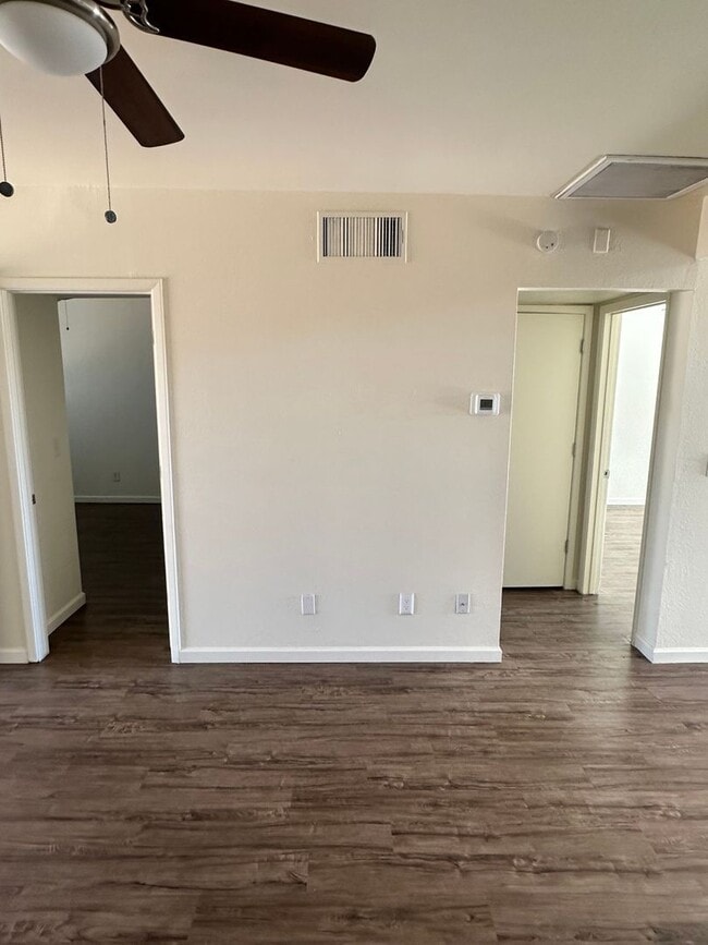 Building Photo - 349 E Calle Arizona